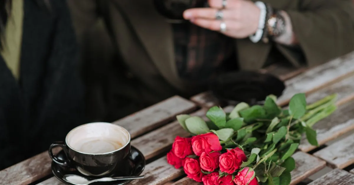 découvrez quelles fleurs offrir pour un premier rendez-vous et trouvez un bouquet élégant pour faire bonne impression, sans en faire trop.